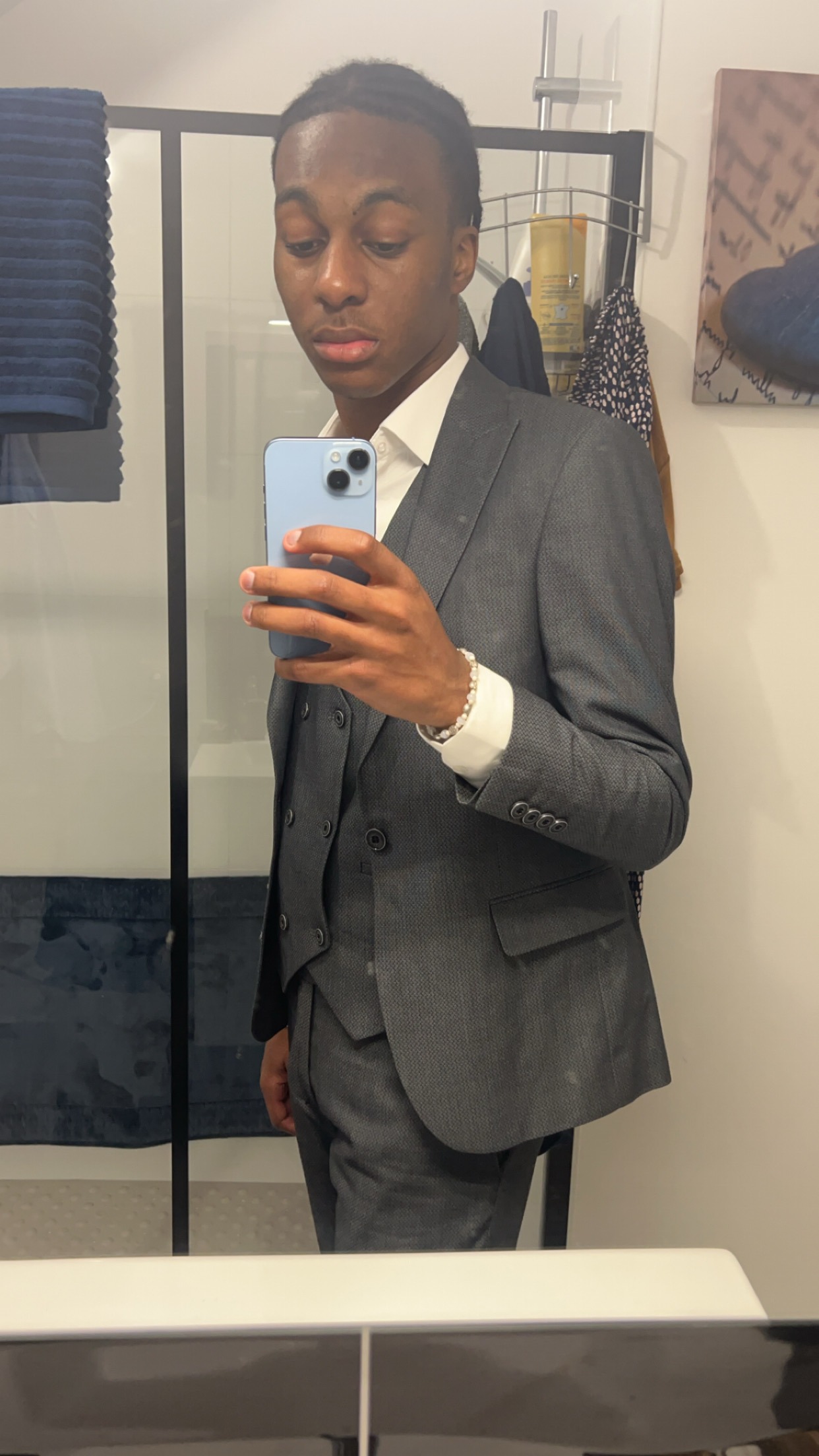 Profil de Emin